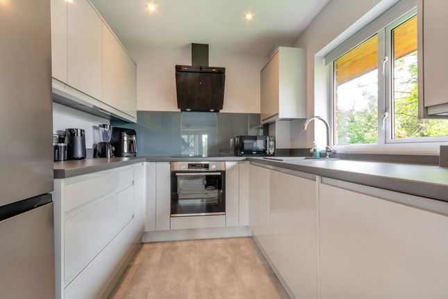 Flat 5 Hyrons Court, 1 Orchard Lane, Amersham photo 3
