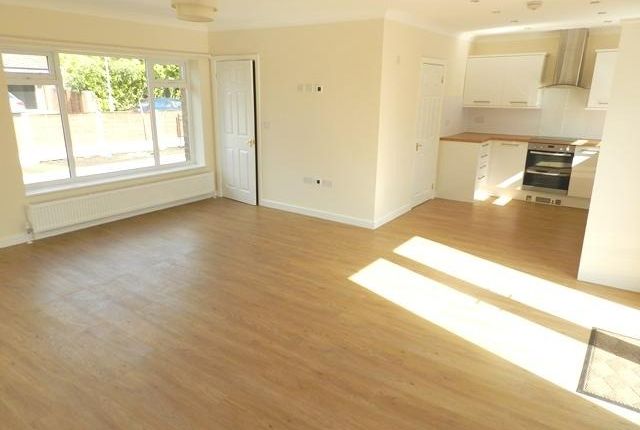 2A, Birchall Avenue, Warrington photo 2