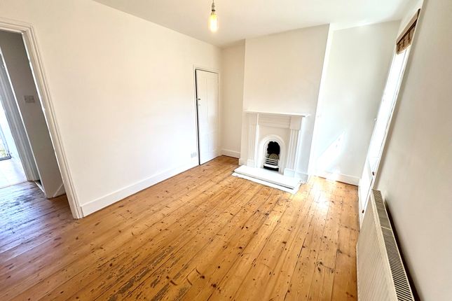 53, Southampton photo 5