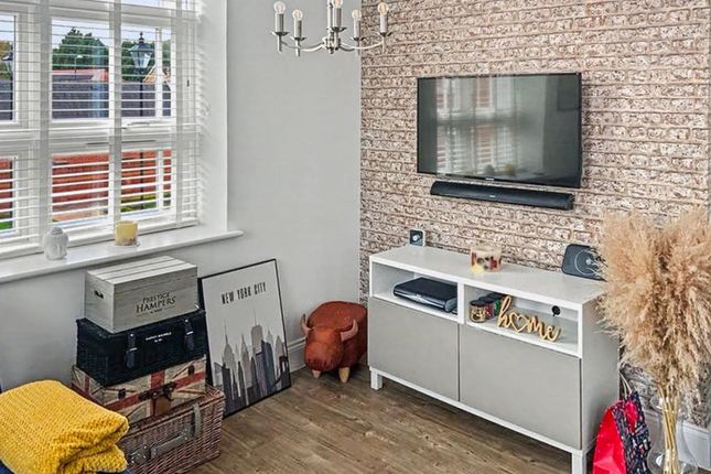 14 Noyce Court, Southampton photo 3