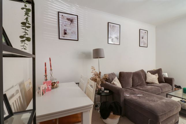 Flat 27 The Hexagon, Kempthorne Lane, Bath, Bath & North East Somerset photo 4