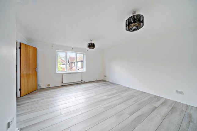 16, Oldfield View, Hook photo 2