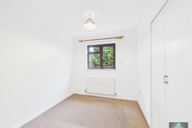 7, Greenways Walk, Tollgate Hill photo 4