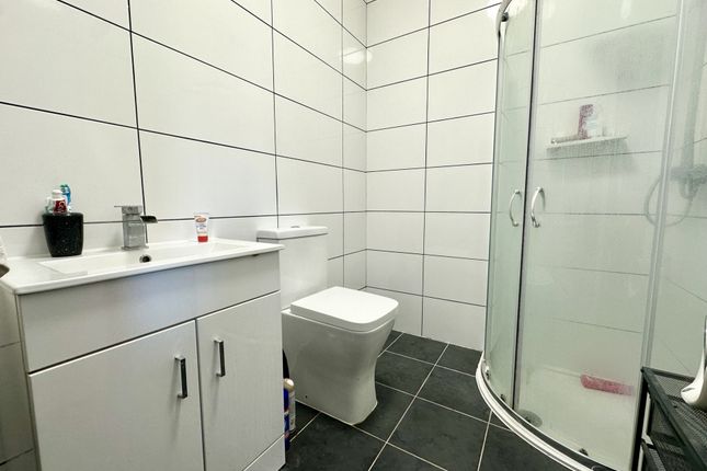 Flat 3, 473, City Link Court, New Cross photo 3