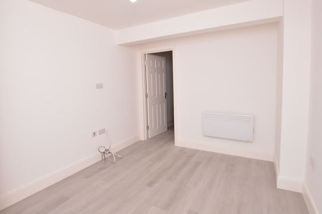 (LettsPay) Flat 1, 3, New Lane Hill, Reading photo 3