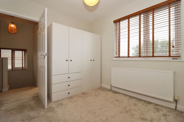 2, Watermore Close, Bristol photo 4