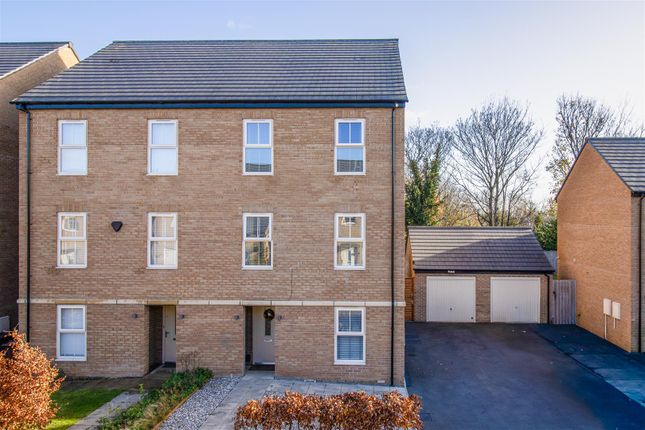 5-bed house on 19, Lancaster Avenue, Wakefield, £375,000