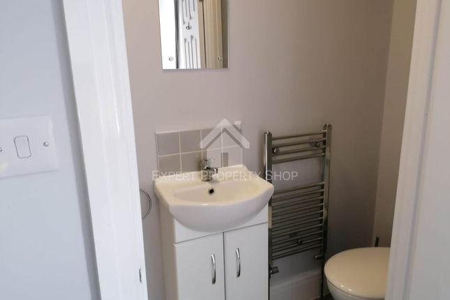Room 4 26 Percy Street, Rotherham photo 4