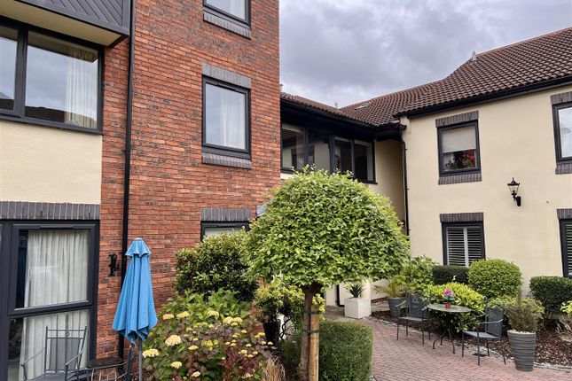 Flat for sale in Ruskin Court, Knutsford