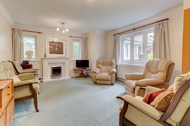 8, Lyndon Gardens, Buckinghamshire photo 2