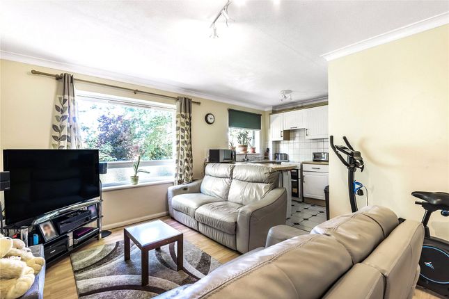 Flat 10,, Wellingtonia House, Addlestone photo 3