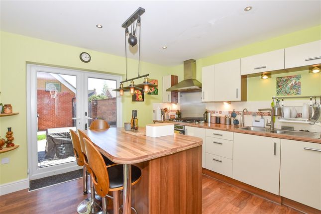 Langley Way Kings Hill, West Malling photo 4
