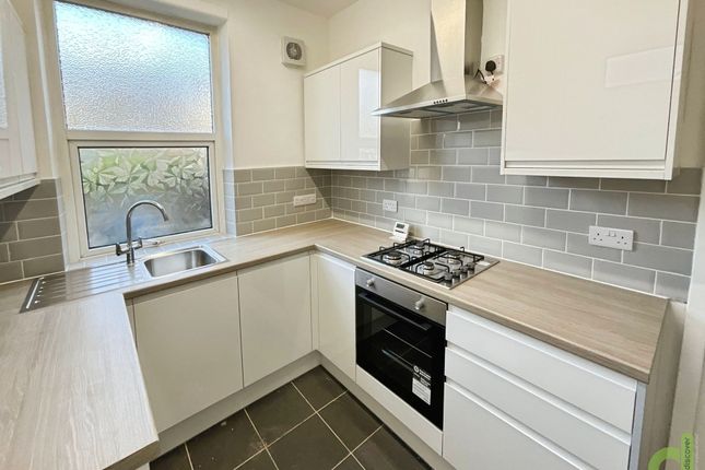 49 Park Lee Road, Blackburn photo 3