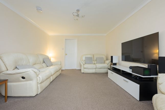 36, Dover Heights, Dunfermline photo 3