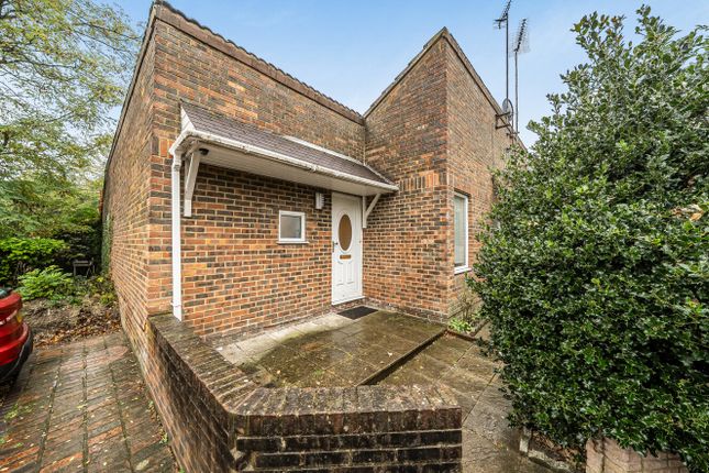 3-bed bungalow on Westminster Gardens, Dunstable, £300,000