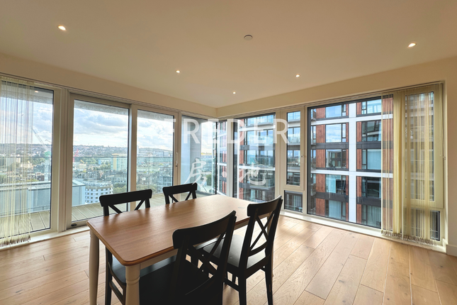 2-bed flat on Flat 1502, Deveraux House, London, £575,000