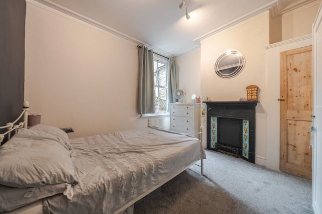 6, Oakmead Road, London photo 4