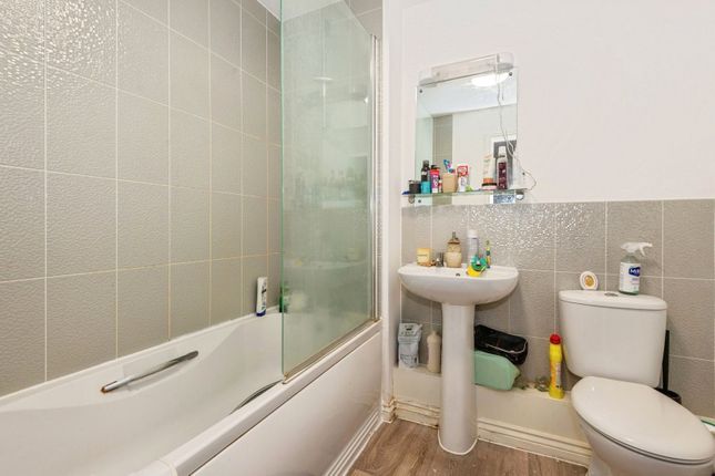 94, Webber Street, Surrey photo 4