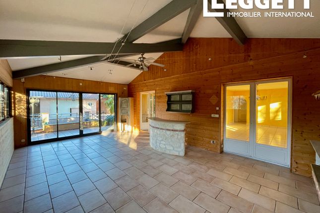 Thumbnail Villa for sale in Montbrison, Loire, Auvergne-Rhône-Alpes