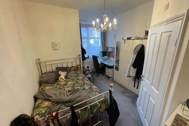 Terraced house to rent in Kingswood Road, Fallowfield, Manchester