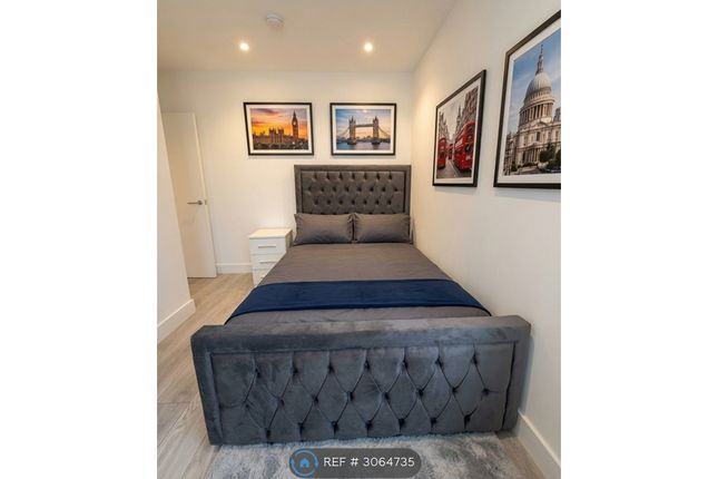 Flat, Amhurst Road, London photo 5