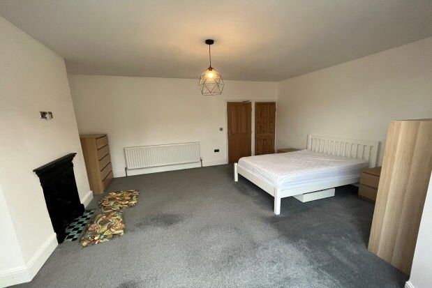 Room to rent in 43 Crofton Avenue, Sheffield