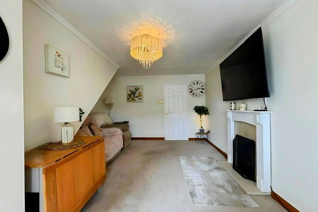 111 Mackworth Drive, Neath photo 4