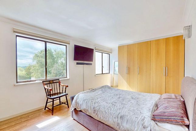51 Highpoint, North Hill, Highgate photo 3