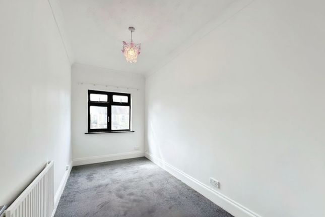 Flat to rent in West Road, Southend-On-Sea