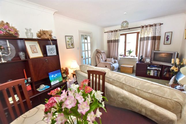 31 Merritts Way photo 4