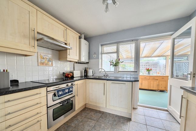 2, Ashleigh Close, Littlehampton photo 4