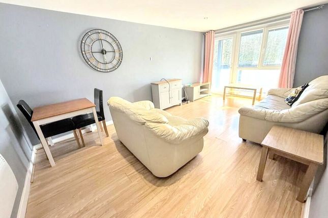 27 Wheatley Court,, Mixenden Road, Halifax photo 3