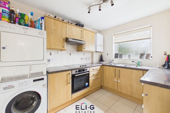 Flat 16 Downhurst Court, Parson Street, London photo 2