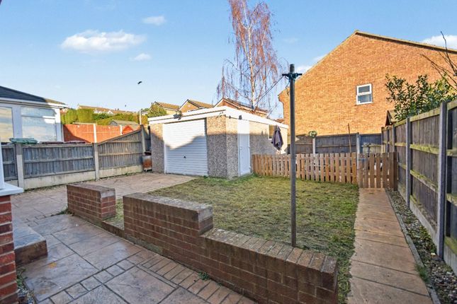 6, Byron Grove, Wakefield photo 2