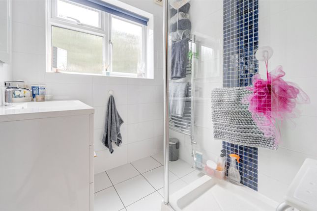 3 Lavender Court,, Ferringham Lane, Worthing photo 3