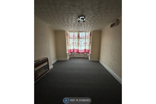 Thumbnail Flat to rent in Old Crosby, Scunthorpe