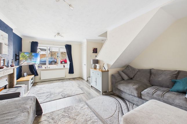 28, Hopefield Way, Leeds photo 2