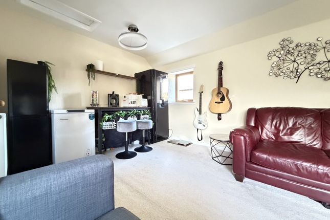 33, Springfield Road, Elgin photo 5