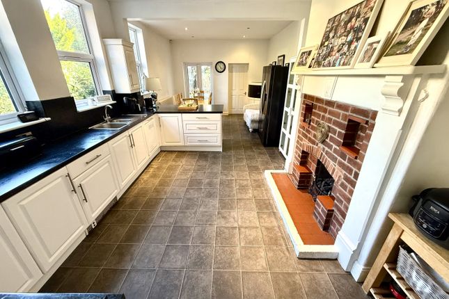 77, Hutton Avenue, Hartlepool photo 4