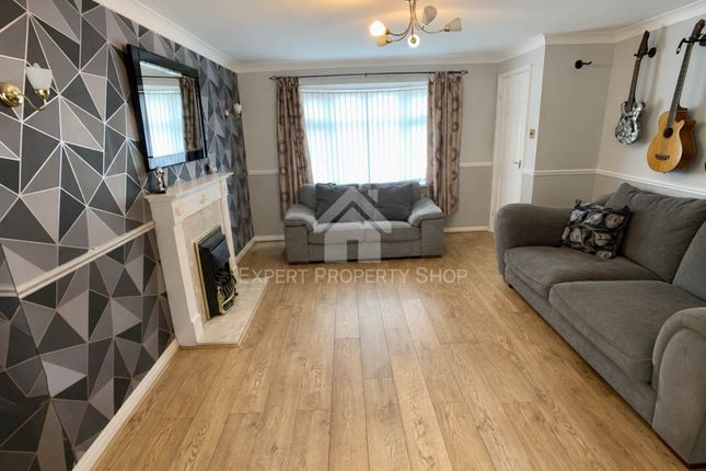 15, Turnberry, Worksop photo 3