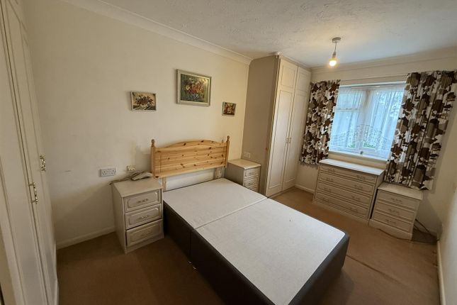 Flat 36, Fairbanks Lodge, Furzehill Road, Borehamwood photo 5
