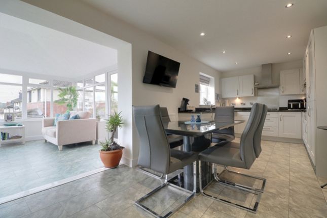 1, Park View Court, Cleckheaton photo 2
