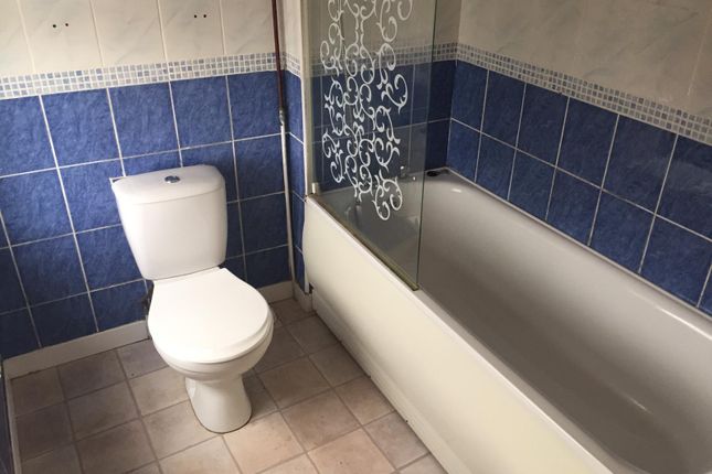 29, Charles Street, TONYPANDY photo 5