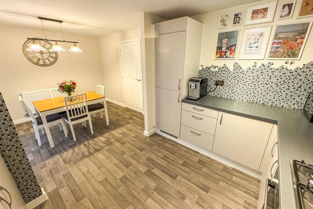 21, Acorn Way, Corby photo 3