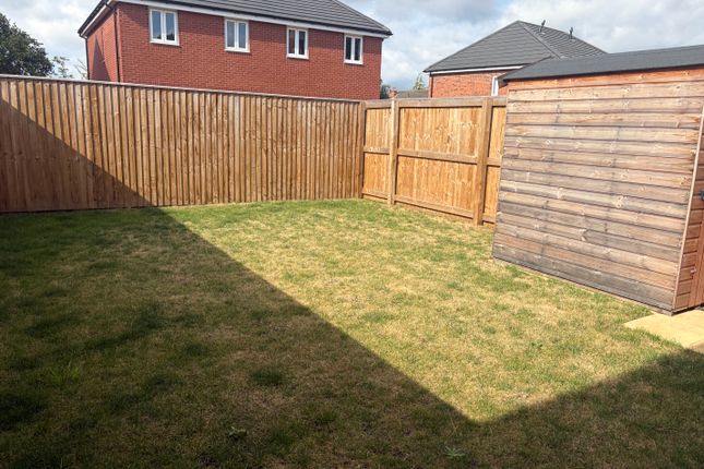 10, Widnes photo 4