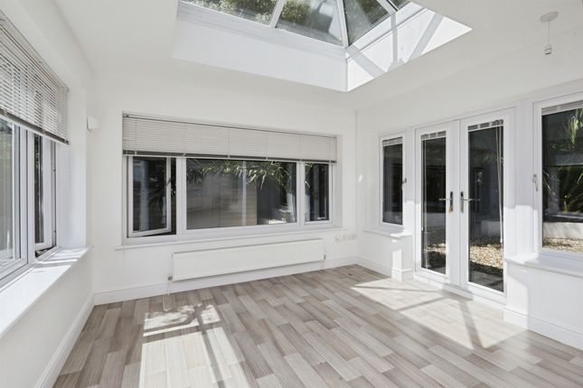 3, Dukes Drive, Eastbourne photo 4