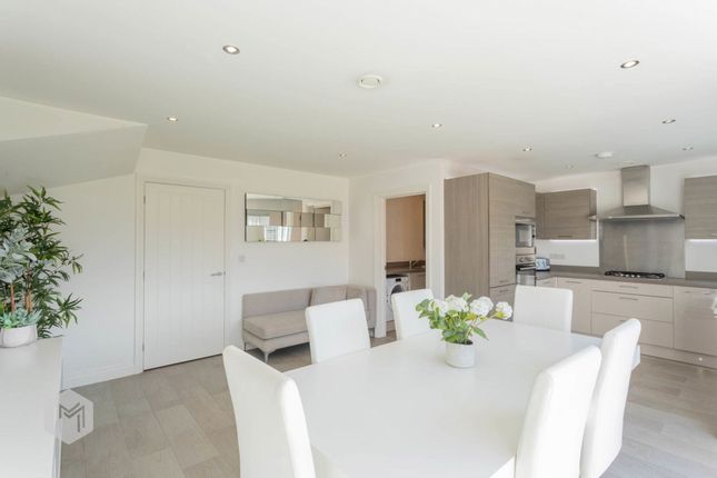 8 Edges Farm Close, Bolton photo 3