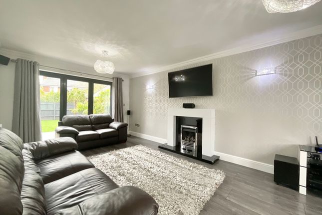 7 Chalfont Crescent, Crewe photo 3