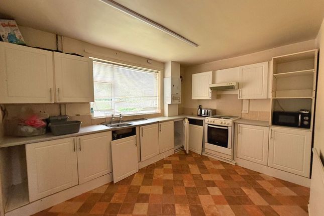28 Hulme Road, Sale photo 4