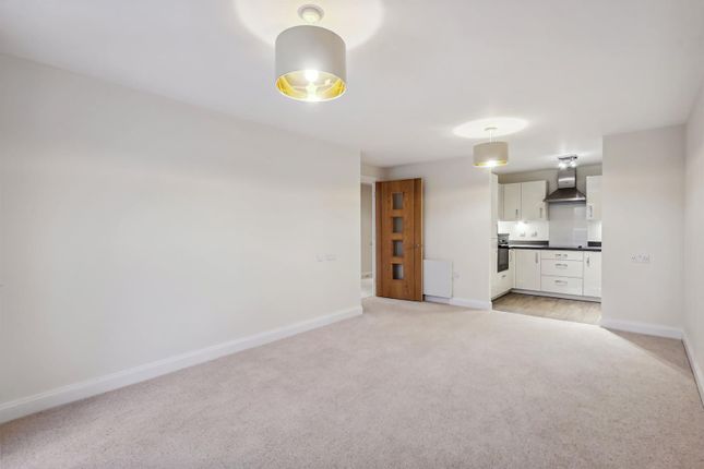 24 Wayfarer Place, The Dean, Alresford photo 4